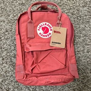 Fjallraven Kanken Mini in Dahlia